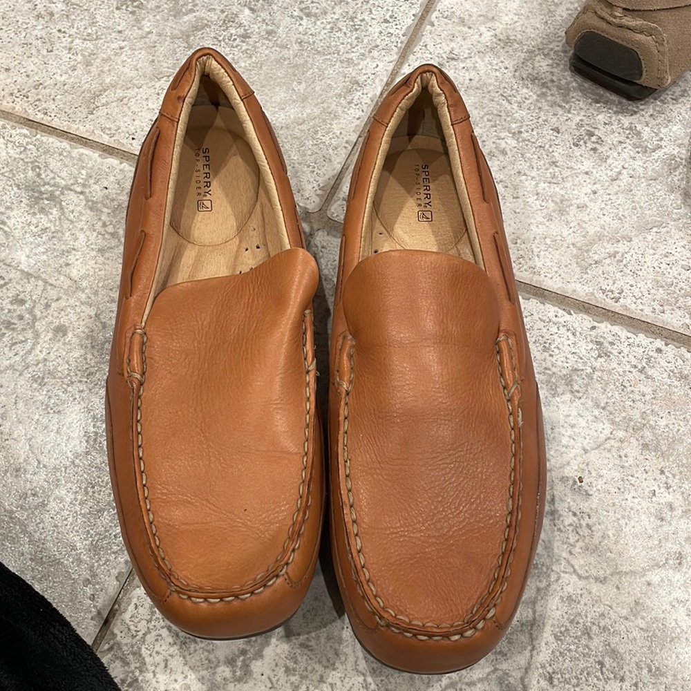 New never worn tan leather dress shoe